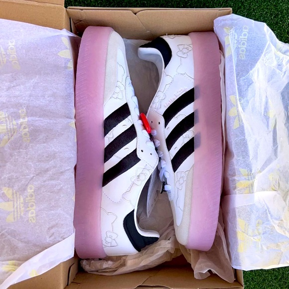 💞🐈 ADIDAS SAMBAE x HELLO KITTY 💖🐈 - Picture 2 of 5